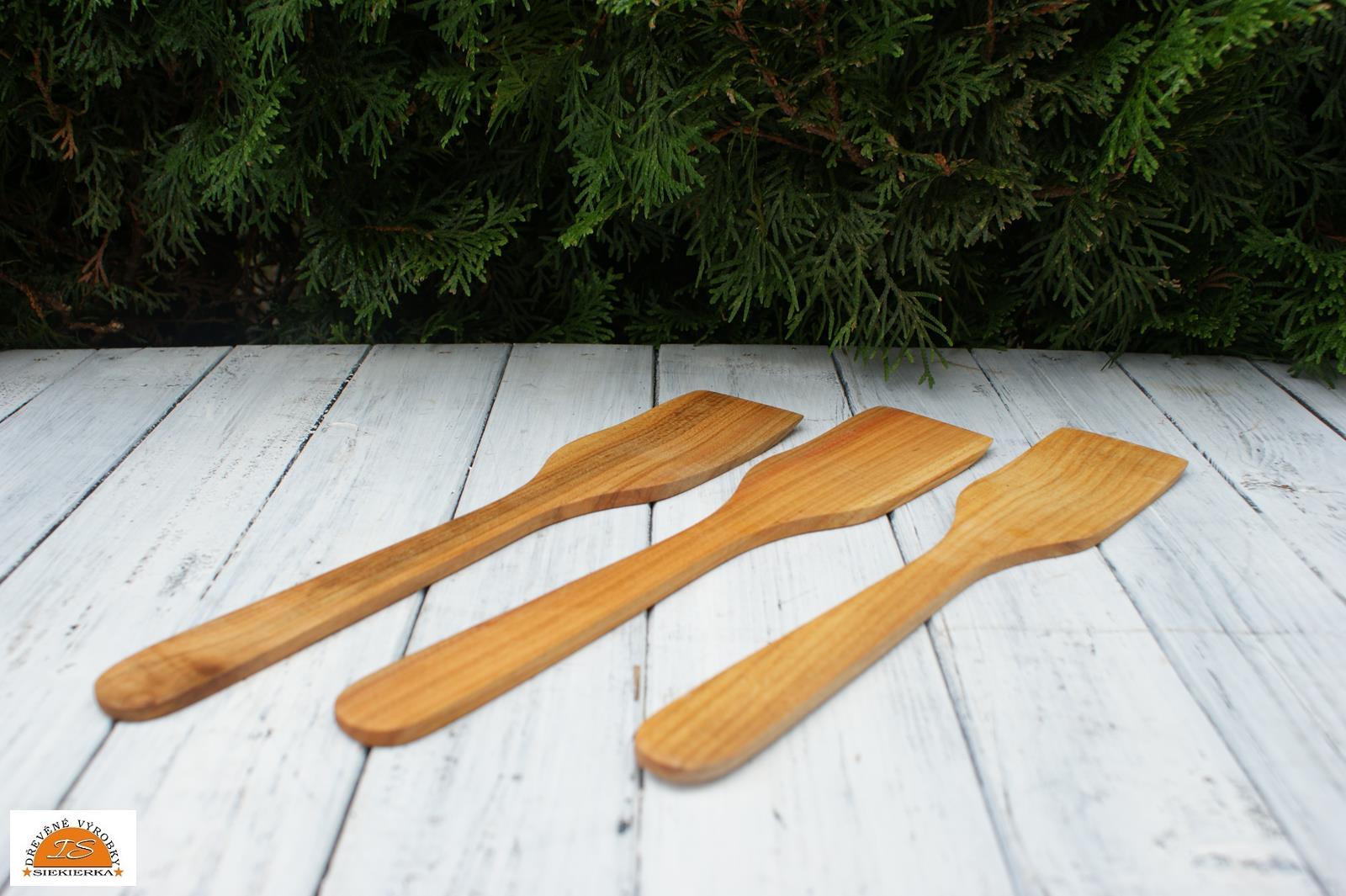 Dřevěná obracečka, masivní dřevo, délka 30 cm 