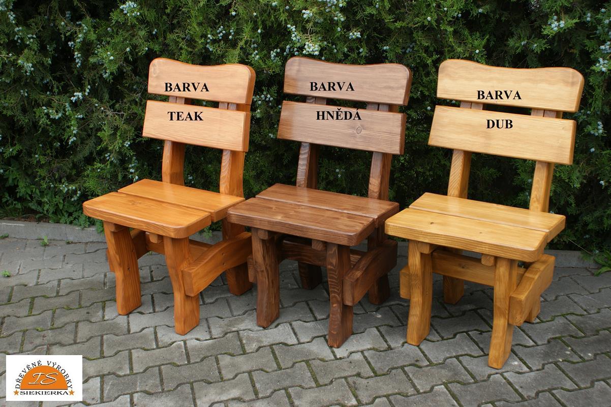 Masivní zahradní nábytek tradiční