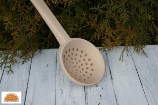 Vařečka 43 cm s otvory 